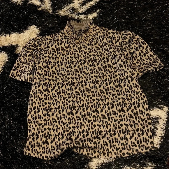 ZARA Mock Neck short Sleeve knit Leopard print top Sz Large - Picture 3 of 10